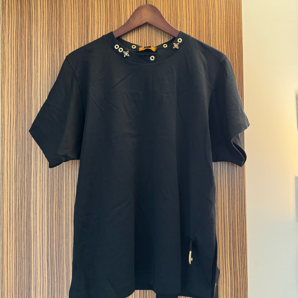 Louis Vuitton Side Strap Neck Metal Logo Black Short Sleeve Tee